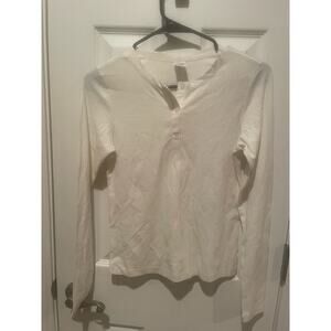 Melrose Market Winter White Ribbed Knit l/sleeve 3 button placket, A15